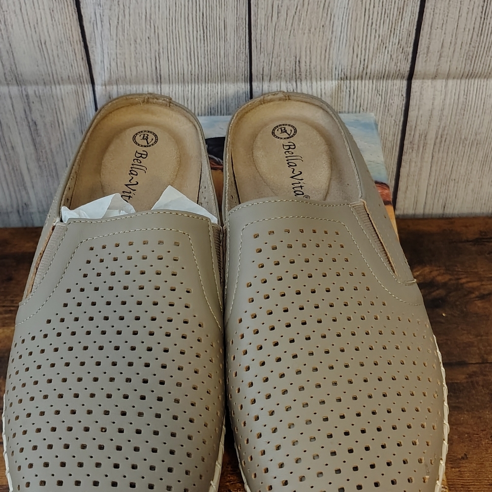 Bella Vita Women's Slip On Shoes Size 9.5 Wide